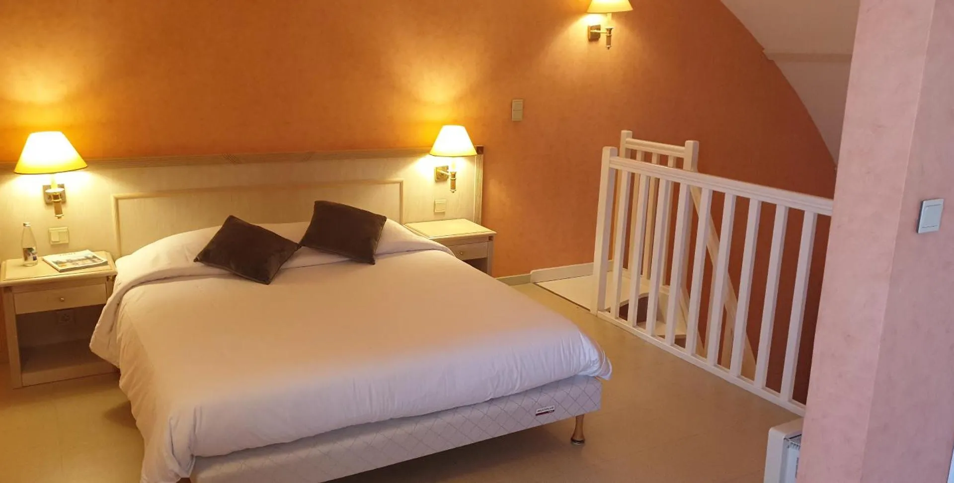 فندق Logis L'Auberge Bourbonnaise Saint-Yorre فرنسا