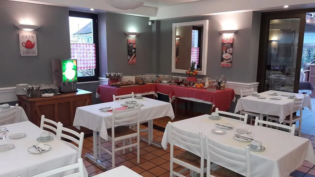 Logis L'Auberge Bourbonnaise Saint-Yorre 3*,