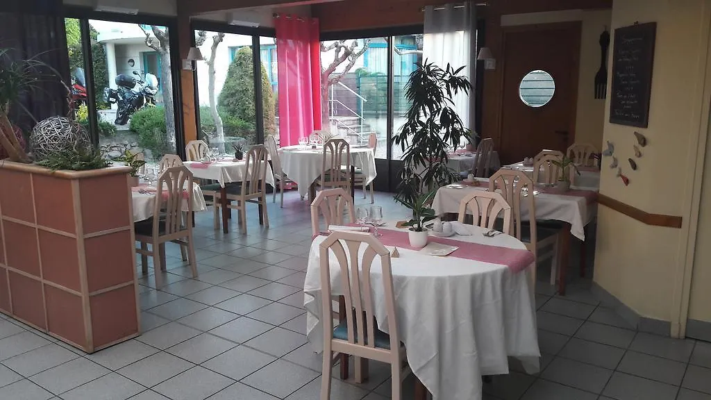 Logis L'Auberge Bourbonnaise Saint-Yorre Hotel