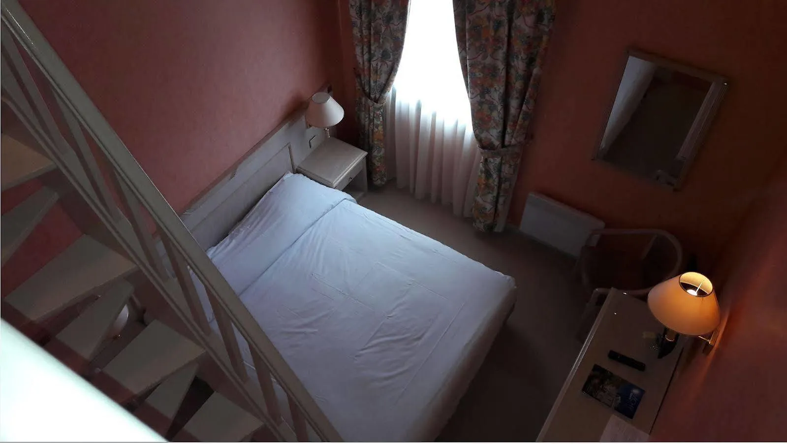 Hotel Logis L'Auberge Bourbonnaise Saint-Yorre